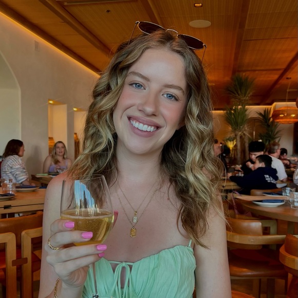 Meet your Posher, Savannah - Picture 2 of 3